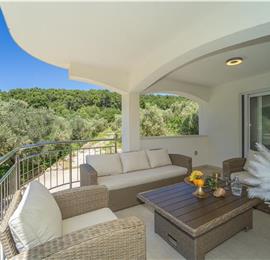6 Bedroom Beachfront Villa with Heated Pool near Vela Luka on Korcula Island, Sleep 12